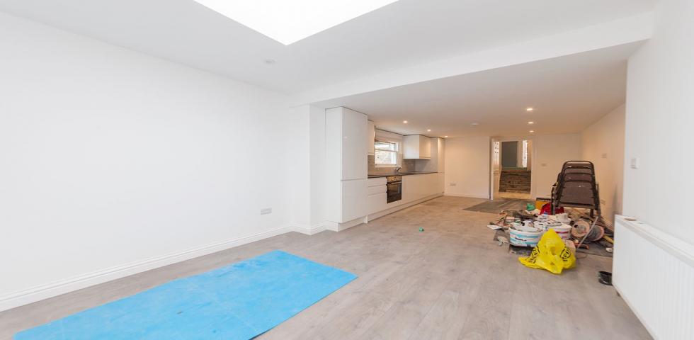 			NEWLY REFURBISHED, 3 Bedroom, 1 bath, 1 reception Flat			 Sumatra Road, WEST HAMPSTEAD